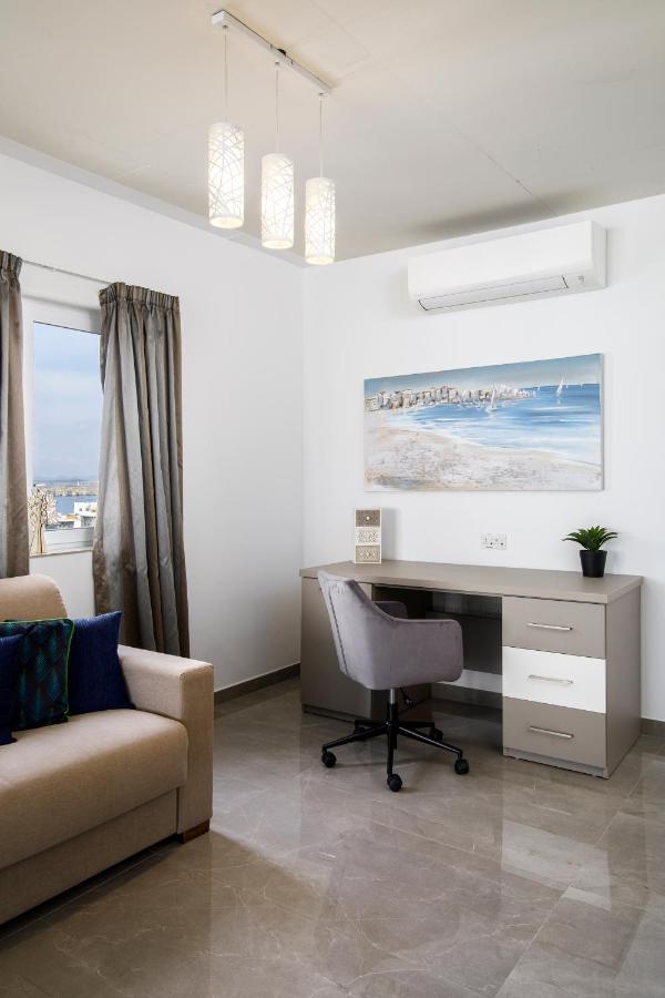 Hilltop Apartments - Stylish Comfort Living Close To The Sea, Bugibba セント・ポールズ・ベイ エクステリア 写真
