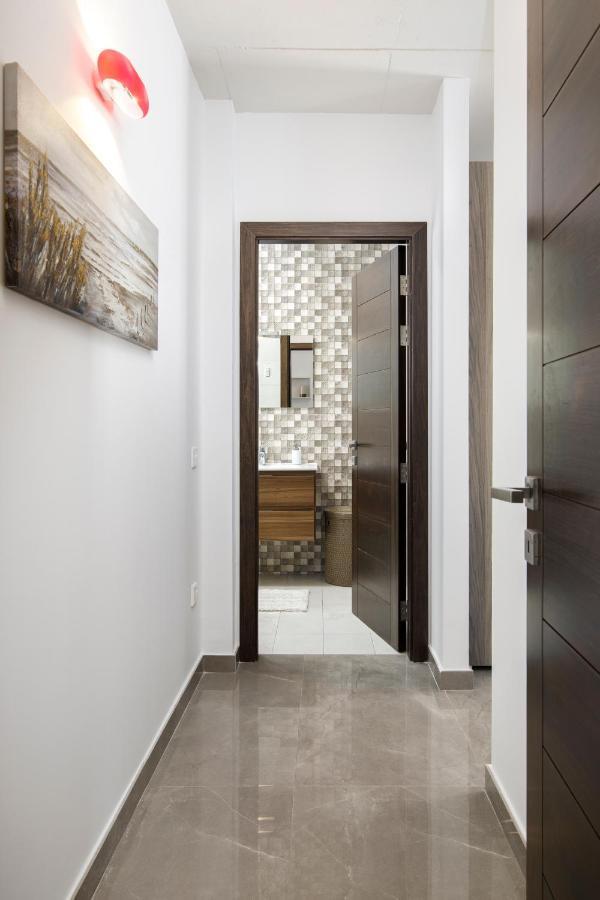 Hilltop Apartments - Stylish Comfort Living Close To The Sea, Bugibba セント・ポールズ・ベイ エクステリア 写真