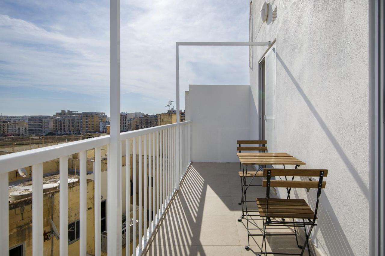 Hilltop Apartments - Stylish Comfort Living Close To The Sea, Bugibba セント・ポールズ・ベイ エクステリア 写真