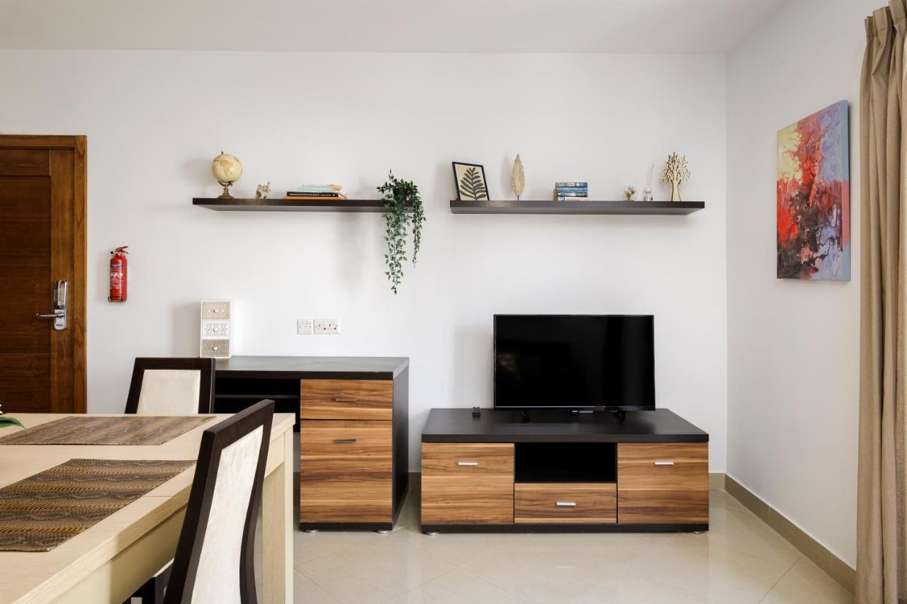 Hilltop Apartments - Stylish Comfort Living Close To The Sea, Bugibba セント・ポールズ・ベイ エクステリア 写真