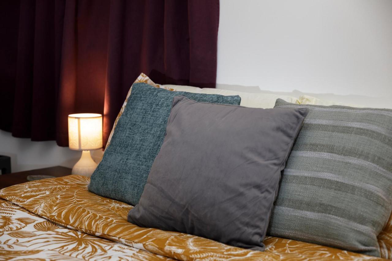 Hilltop Apartments - Stylish Comfort Living Close To The Sea, Bugibba セント・ポールズ・ベイ エクステリア 写真