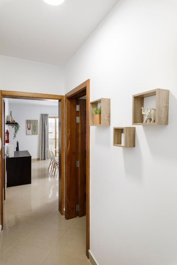 Hilltop Apartments - Stylish Comfort Living Close To The Sea, Bugibba セント・ポールズ・ベイ エクステリア 写真