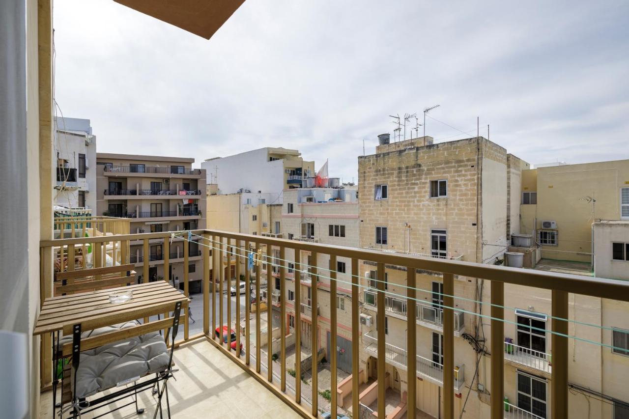 Hilltop Apartments - Stylish Comfort Living Close To The Sea, Bugibba セント・ポールズ・ベイ エクステリア 写真